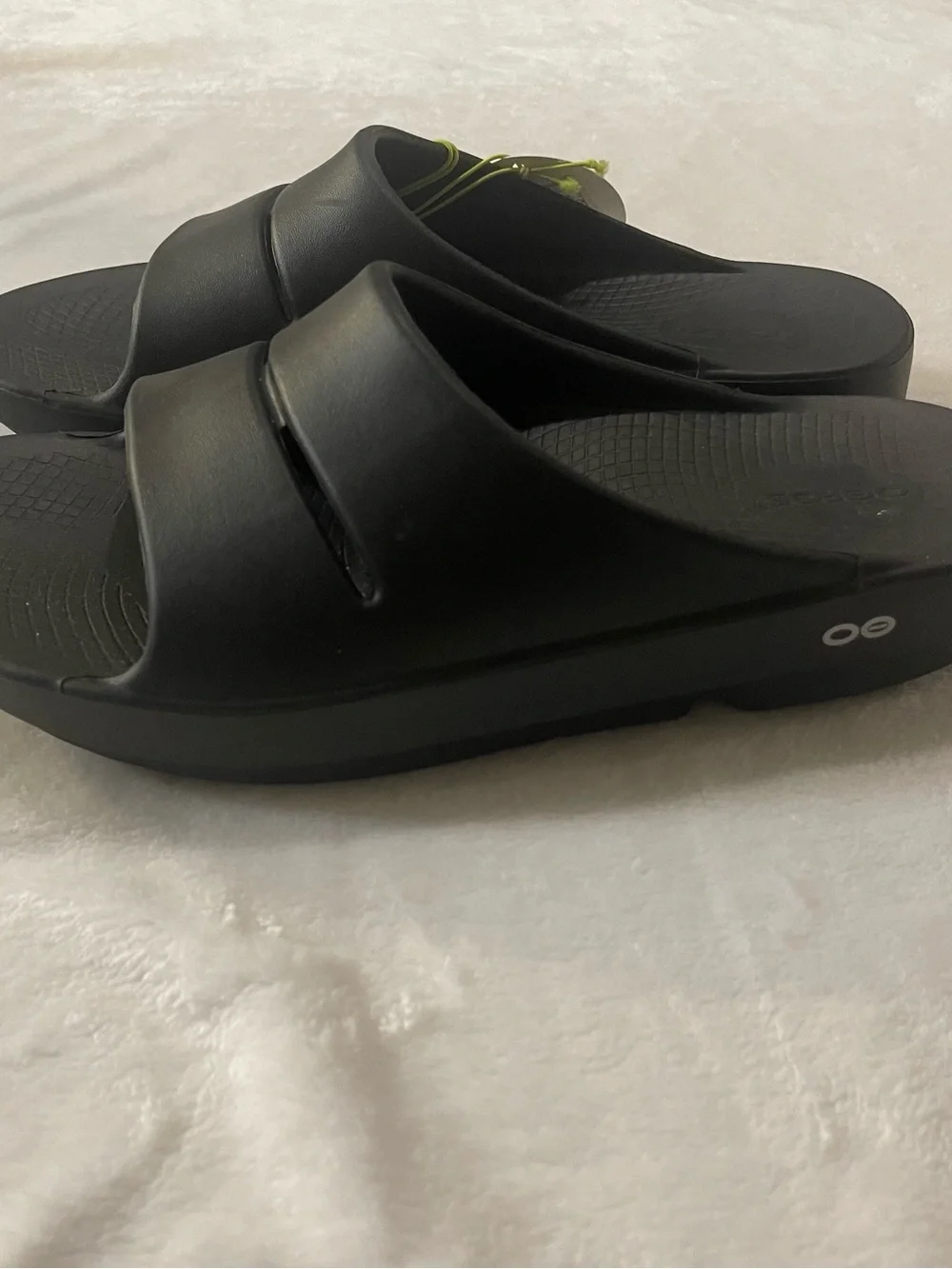 OOFOS Black OOAHH Slide Sandals M9 W11 NWT
